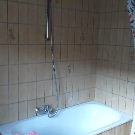 Chez Lola 아파트 라로셰안알데네